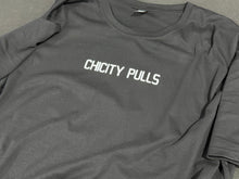 Load image into Gallery viewer, JUMBO LOGO CHICITY PULLS SHIRT - LARGE
